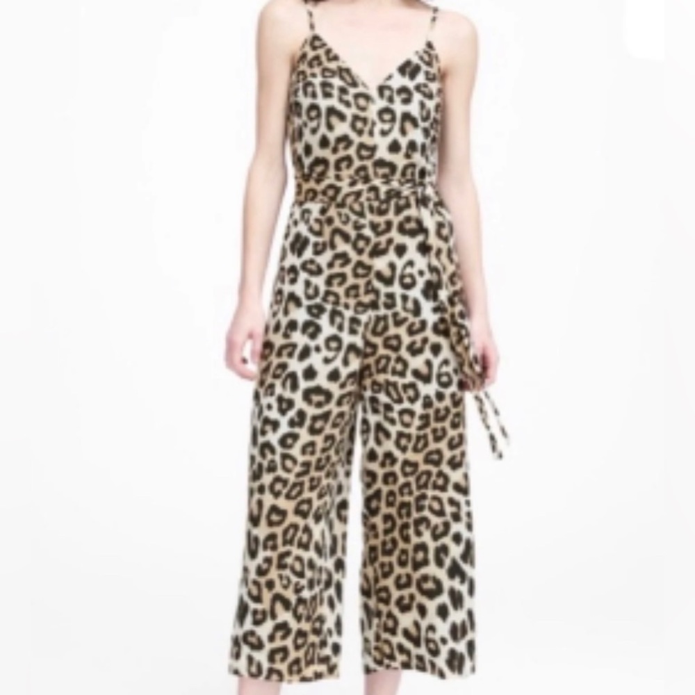 Banana Republic Strappy V-Neck Cropped Jumpsuit size 8